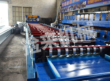 高速护栏板设备